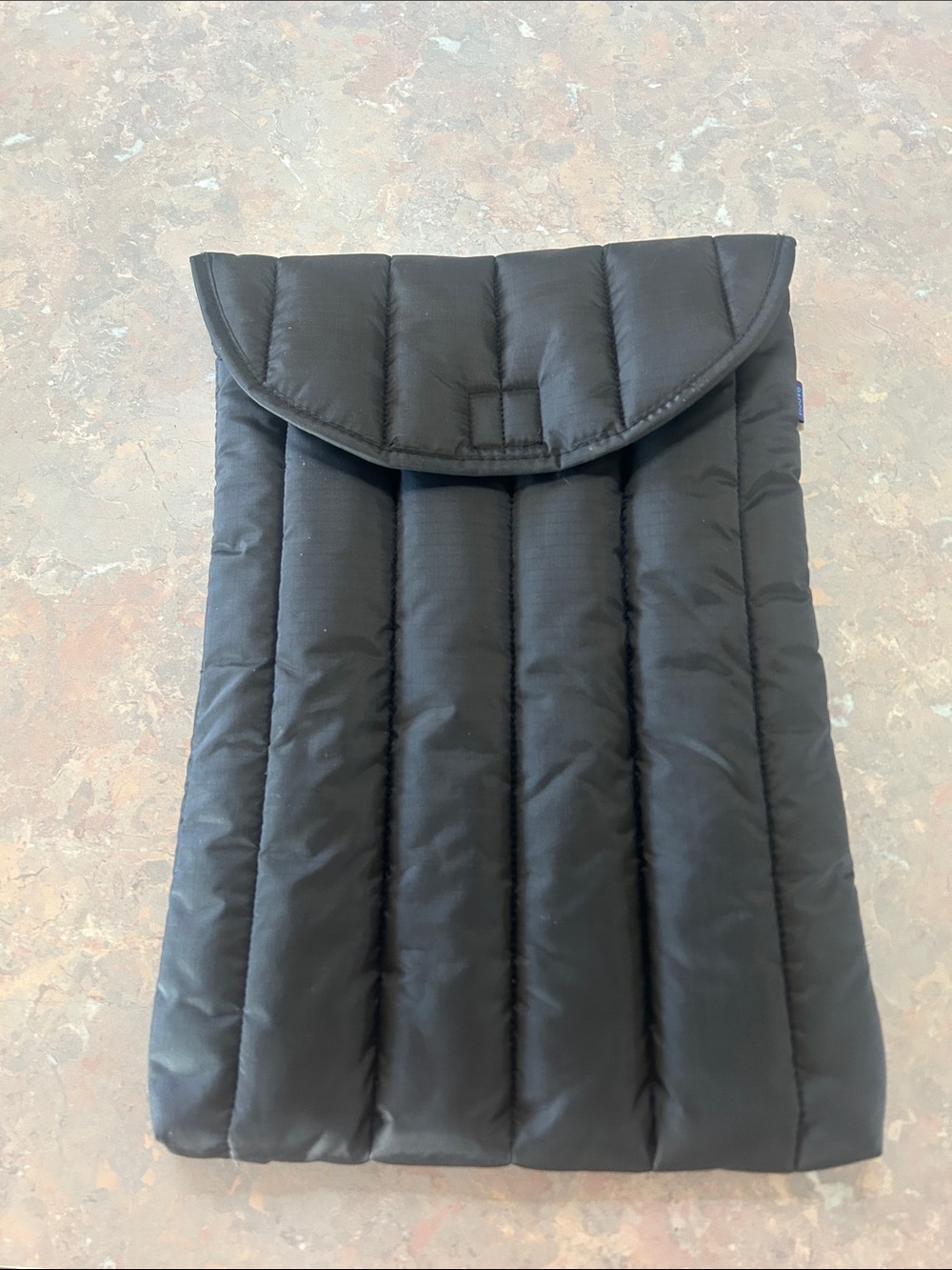 BAGGU PUFFY LAPTOP SLEEVE